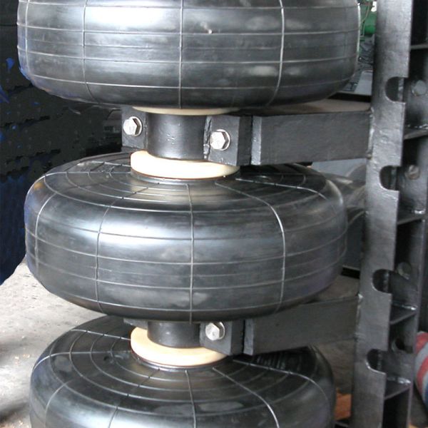 Roller Dock Fenders Shock Absorbing Low Maintenance Long Lasting