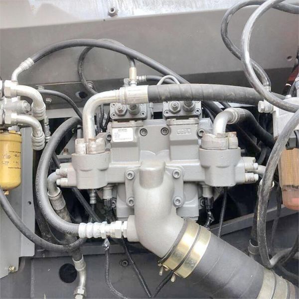 Japan Original Used Hitachi ZX200-3 Crawler Excavator With Crawler Chain Moving Type