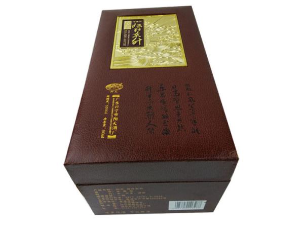 PU Leather Silk Material inside Tray Lock Closure Gold Color Hot Stamping Wood Box for the Wine Packaging
