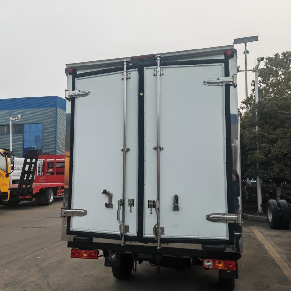 Foton EV Electrical Electric Refrigerated Mini Cargo Van Engine Refrigerator Freezer Truck