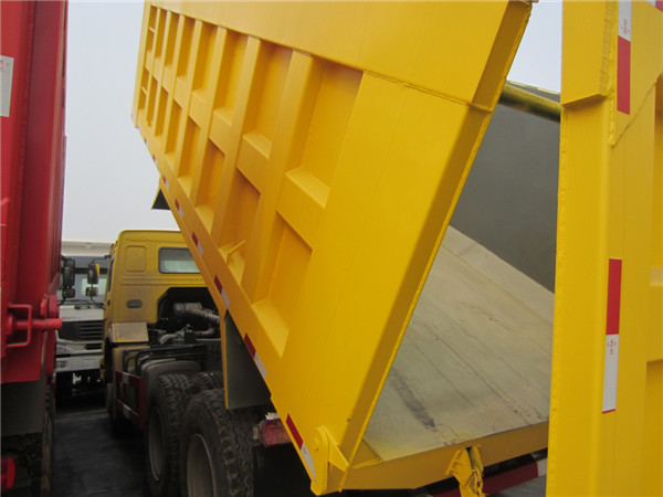 ZZ3257N3647A Heavy Duty Dump Truck With Ferman ZF Steering And 18 CBM Capacity