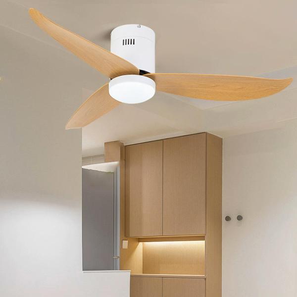 Ventilateur de plafond silencieux de 56 pouces avec un puissant flux d'air ABS 3 lames Contrôle à distance du moteur CC 110V-240V pour le ménage et l'hôtel