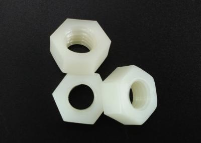 O nylon M52 branco encanta a categoria resistente padrão 94V-2 do fogo do RUÍDO 934 do PA 66 das porcas