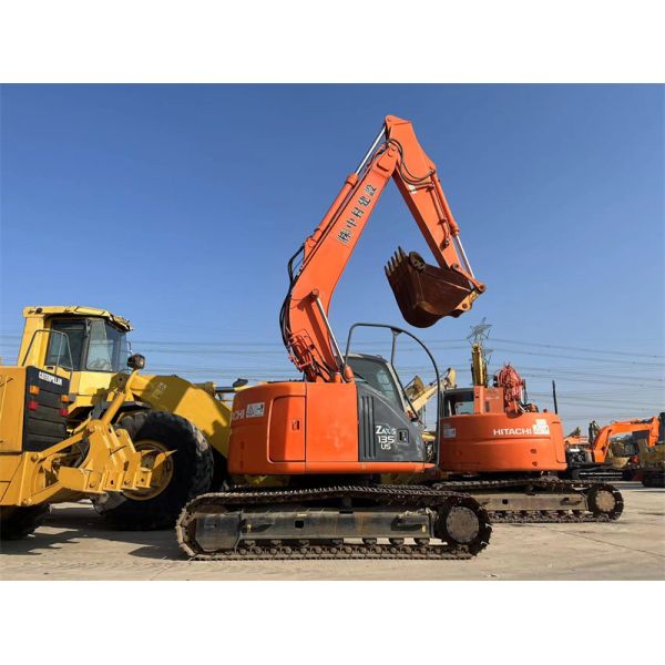ZX135 a utilisé l'excavatrice 13 Ton For Construction And Agriculture de chenille de Hitachi