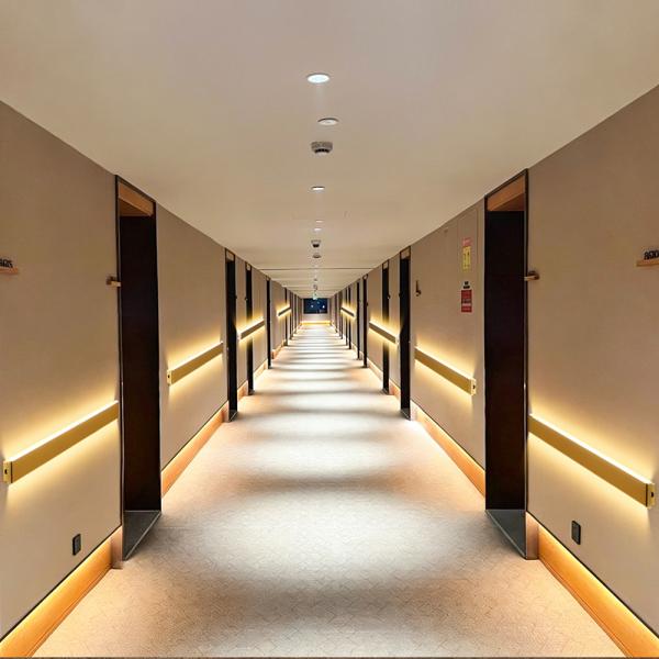 Adjustable CCT LED Linear Wall Light with Aluminum Construction for Wall-Mounted Installation