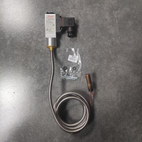 Améliorez vos opérations avec le levier de commande hydraulique du joystick Danfoss 061B810466 pour les applications industrielles et mobiles