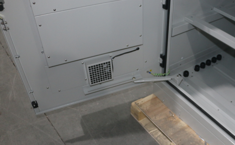 шкаф батареи глубины 800mm на открытом воздухе