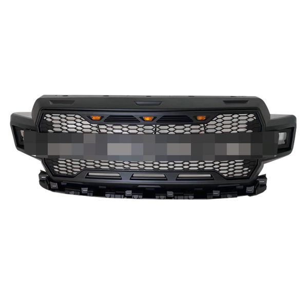 Черная передняя решетка для автомобиля Toyota Hilux Revo 2015-2018