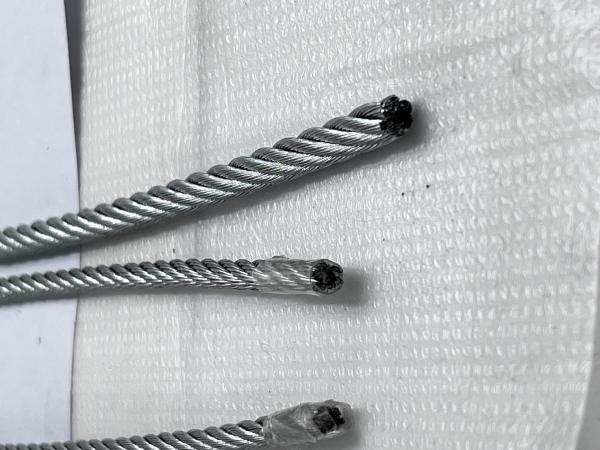 Calidad de acero AiSi Estándar de acero galvanizado de alambre de acero de alambre de acero de 1,2 mm 2 mm 1 * 7 1 * 19