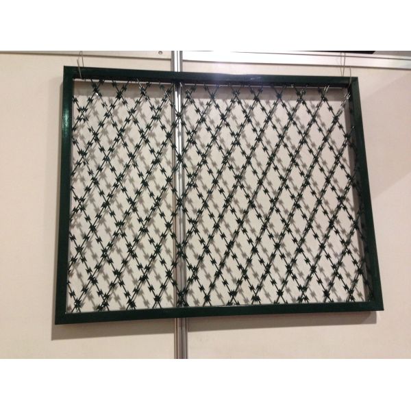 Razor Blade Barbed Wire Mesh Panel Door Fence Netting Protection Mesh