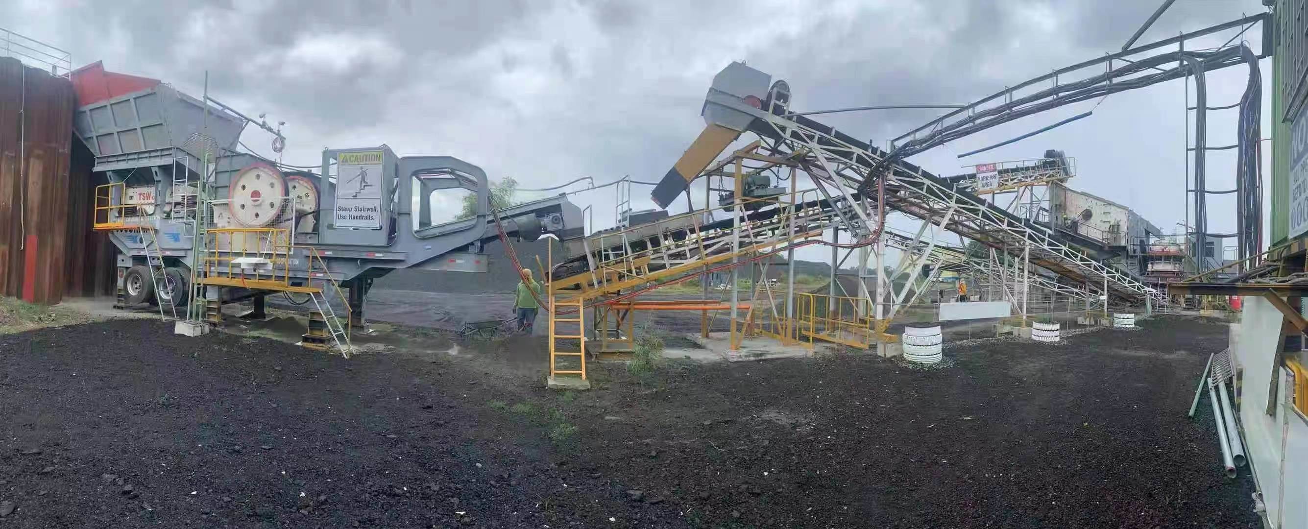 Semi-automatic Mining Stone Aggregate Production Mobile Jaw Crusher Station Plant YG1349E912