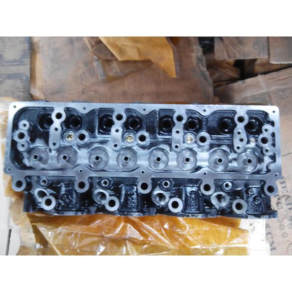 Engine Cylinder Head  NISSAN TD27 Terrano   injector diameter-20MM ; NISSAN TD27 ( 20MM )