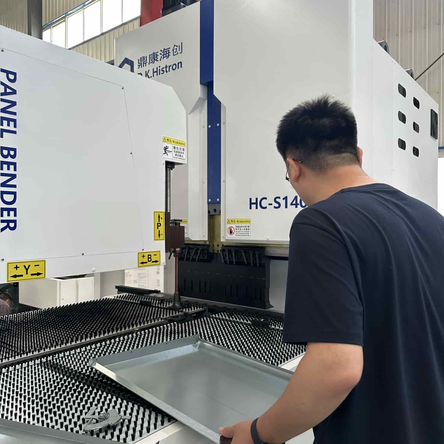 1200 to 3200mm CNC Sheet Metal Bending Machine with ±0.1mm Precision and 13-Axis CNC Control for Industrial Applications
