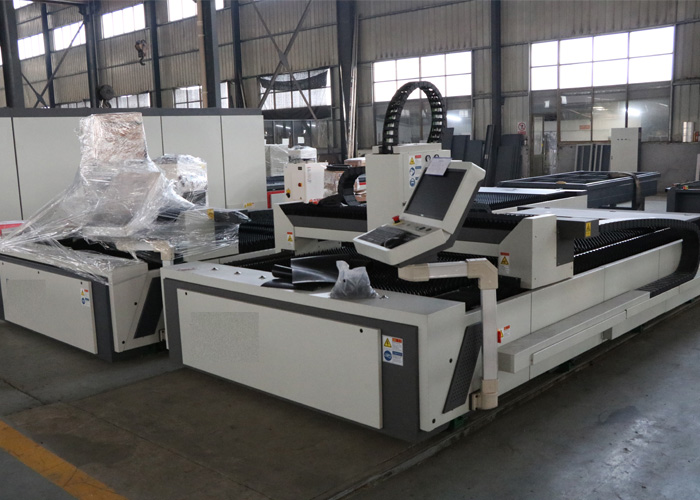 Двойной автомат для резки металла автомата для резки лазера волокна привода/лазера