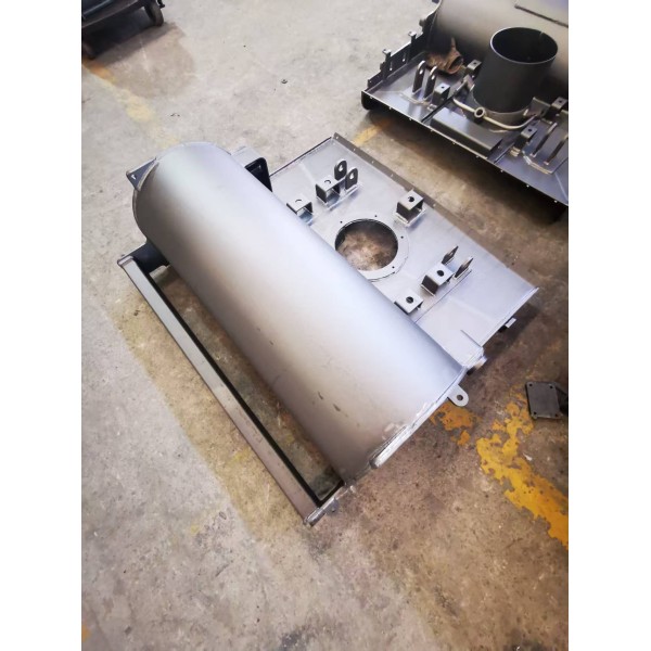 Fast-Change Height-Adjustable Road-Adaptive Suction Nozzle Weldment for Compact Sweeper Trucks