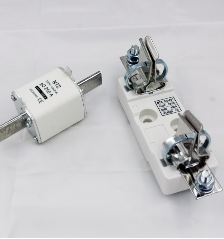 Good Quality Hrc Ceramic NH2 or NT2 Type Blade Fuse Base with 500V 120KA gG 400A NT2 NH2 Hrc Fuse Link