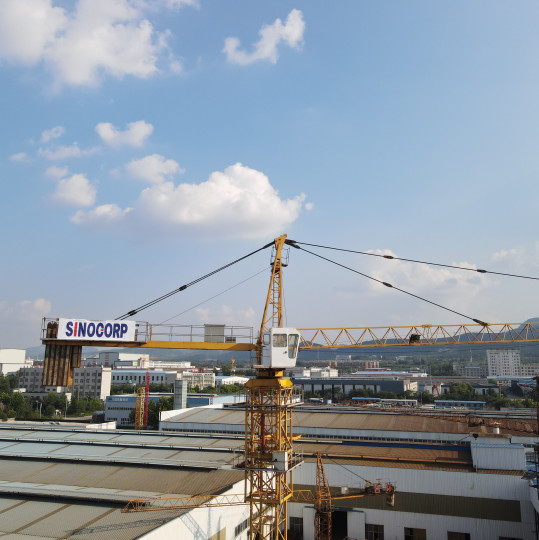 380V / 50Hz / 3 Phase Power Supply SINOCORP 10T Tower Crane In Yellow / Green Color