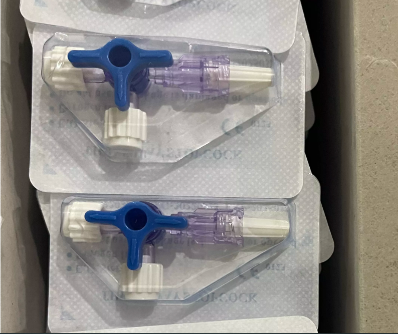 PP PVC EOS Sterilization Three Way Stopcock Disposable With Extension Tubes