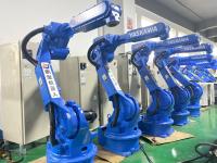Chargeant et déchargeant occasion Yaskawa manipulant le robot HP20D