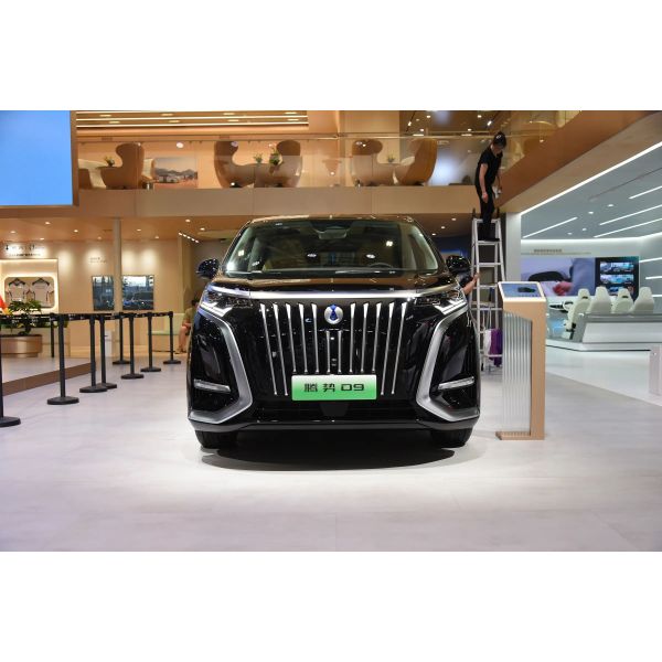 BYD Denza D9 de lujo y rendimiento sin igual