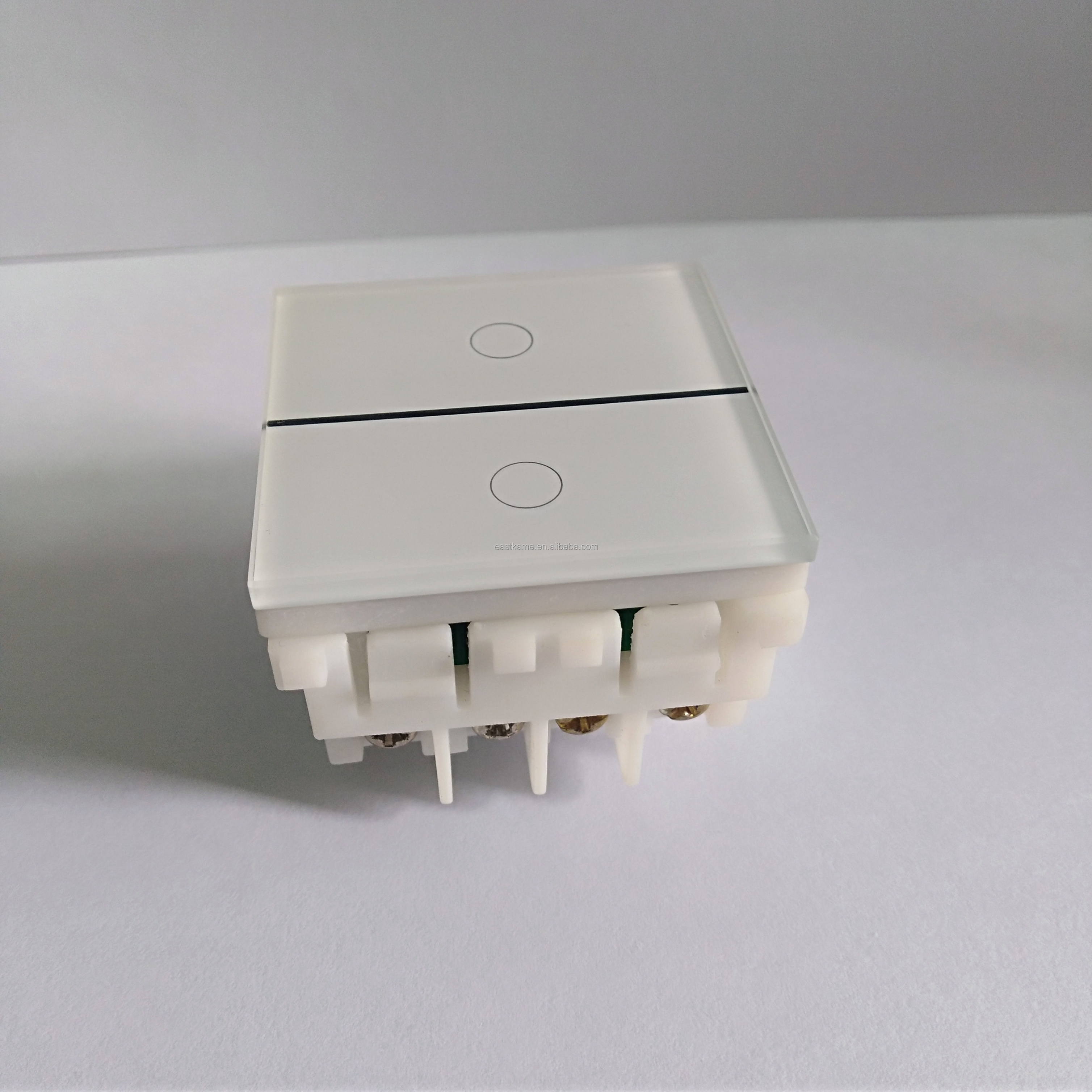 Hot Selling CE ROHS Certified Smart Home Electrical Switches 10A Max Current Wifi Controlled with Light Remote Control Switches