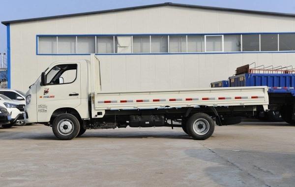 Moteur essence Foton 2.0L 144 chevaux  Grande plateforme de chargement  Caméra de recul  Camionnette fourgon utilitaire  Norme UE 2 à 6