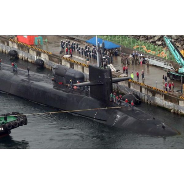 Black Color Sling Fender For Submarine With Rubber Dipped Nylon Cord Fabric Diameter 300 To 4700mm
