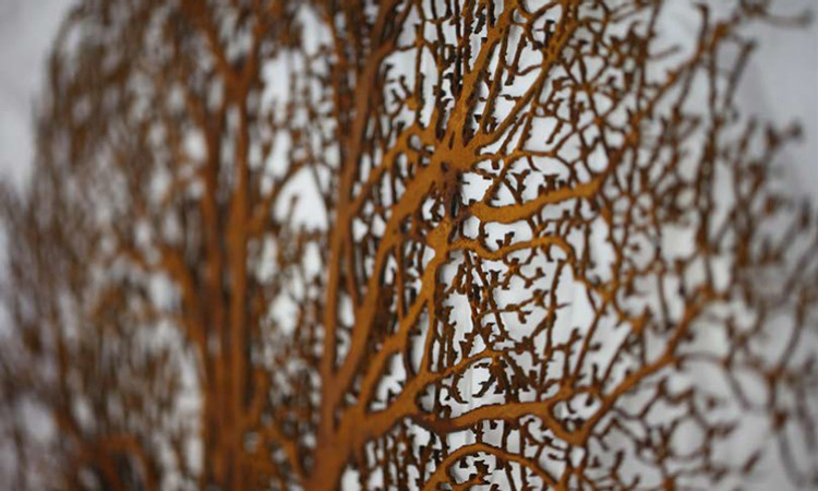 Сталь Corten заржавела Lifelike на открытом воздухе дерево металла ваяет декоративное