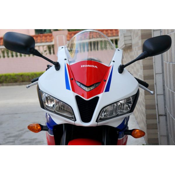 Мотороллеры с жидкостным охлаждением, Ямаха электрический приведенный в действие мотоцикл 600кк последовательно четырехцилиндровый