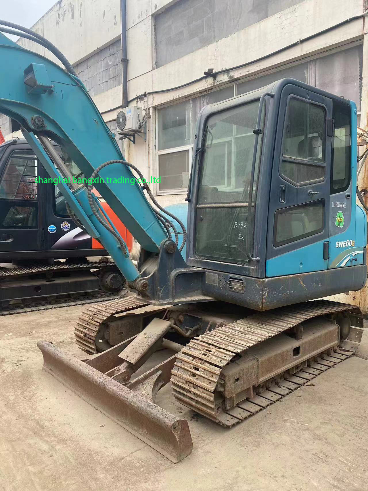 Sunward SWE60 Mini Excavator with Original Hydraulic Valve and 0.23m3 Bucket Capacity