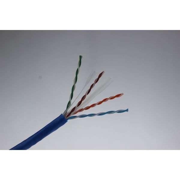 4 0.48mm銅ポリ塩化ビニール24AWG Cat5e UTP LANケーブルの高速パス テストを組み合わせる