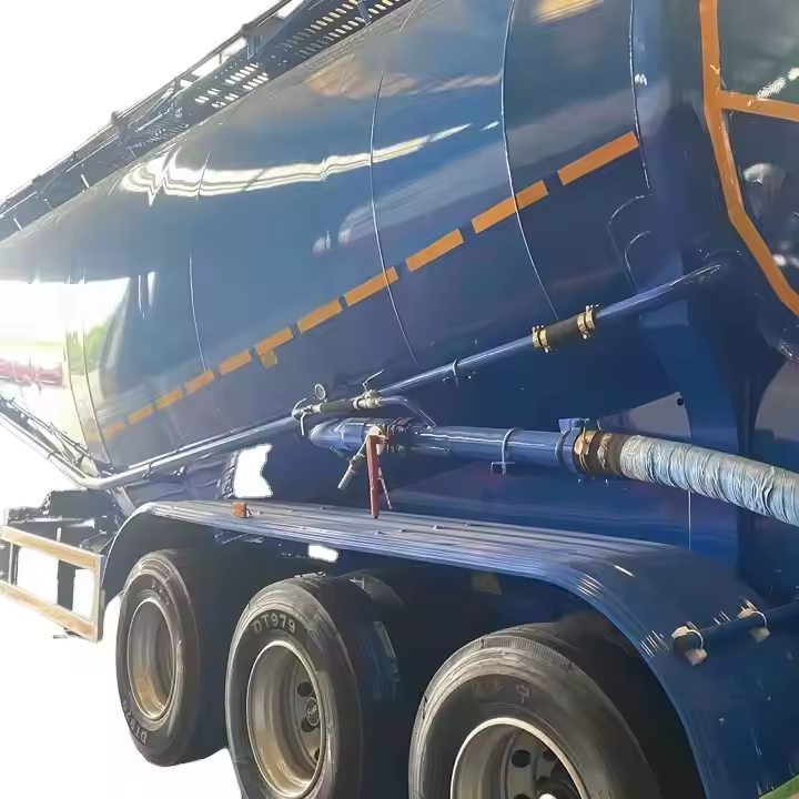 V type 3 axe 60 mètres cubes en acier avec une charge utile maximale de 60 tonnes semi-remorque de ciment