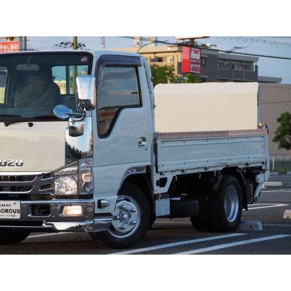 Isuzu Elf Truck 2 Ton Wide Long Low Floor MT Load Size 430/207/38 ETC Aluminum Block Hill Start Assist Leveler Rearview Camera1Spare Tire 2Ton Base 2Ton Car Mission Manual MT Mounting Flat Car 6 Speed