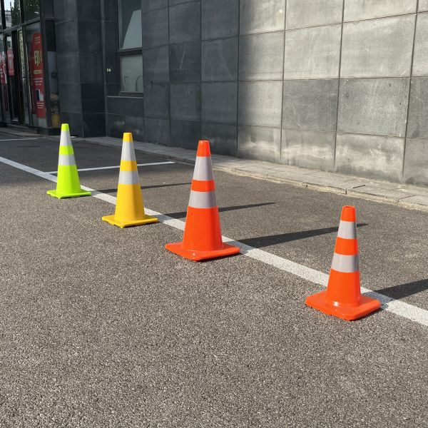 Flexible PVC Reflective Orange Traffic Cone with 45 cm Height for Road Construction Safety