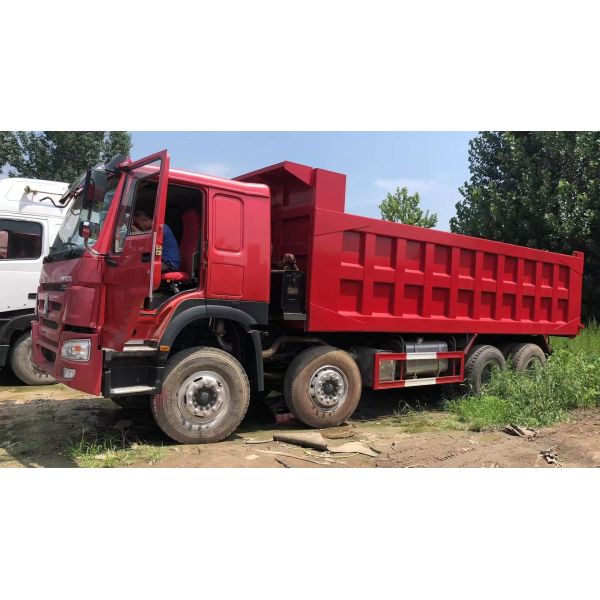 HOWO 375 Used Dump Truck 40 Tonnes Towing Capacity For Construction