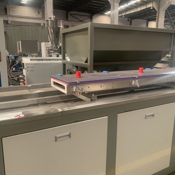 250mm 400kg/H WPC Profile Production Line Twin Screw Extruder