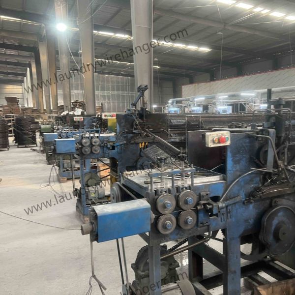 18inch Good Quality Wire Shirt Hangers For Laundromat