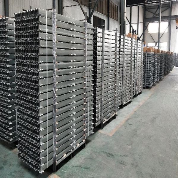 Solar Tracking System Solar Steel Structure Ground Piles / Purlins / Torque