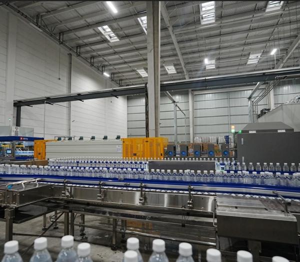 42,000BPH ボトル入り飲料水生産ライン用リニアボトルコンベア 高容量