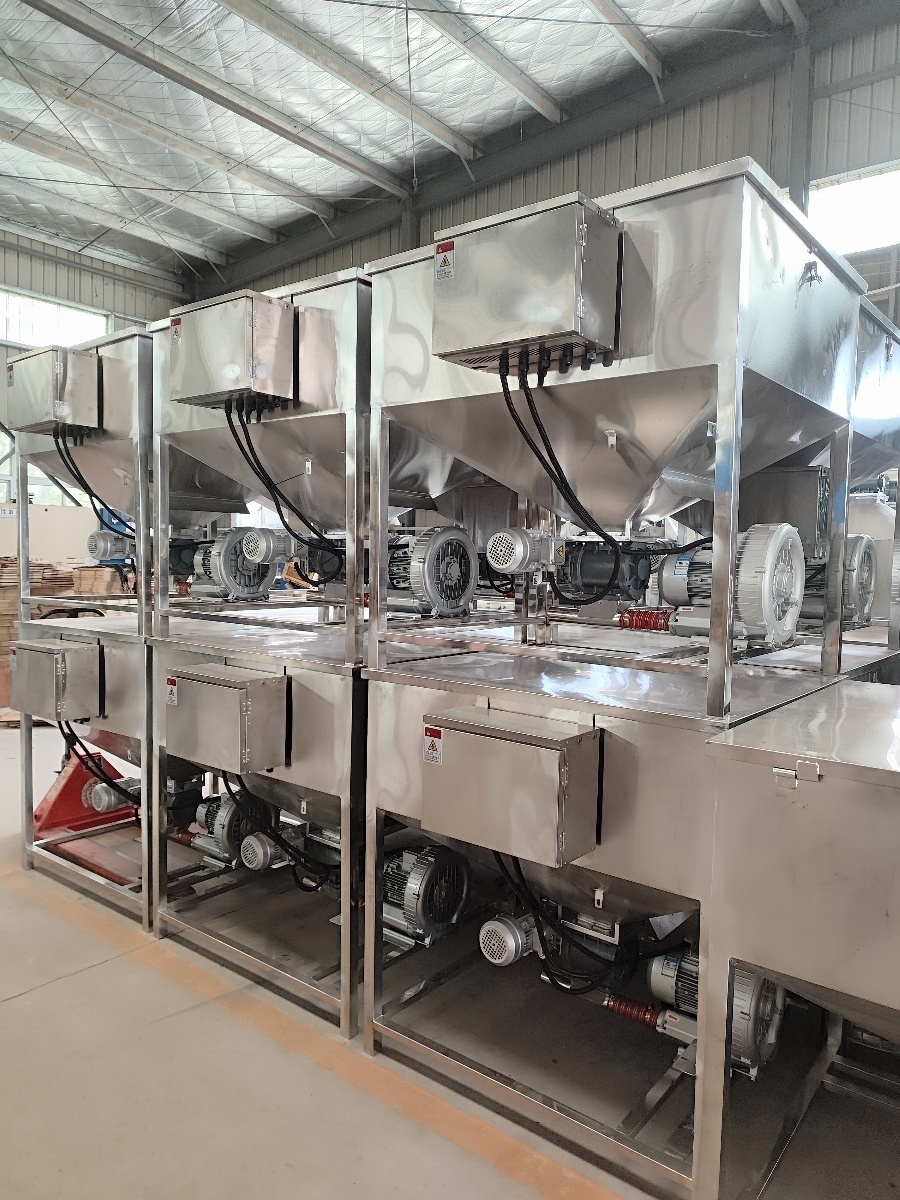 Automatic Timer Motorized Fish Feeder Feed Loading Machine 45 Packs Per Hour System