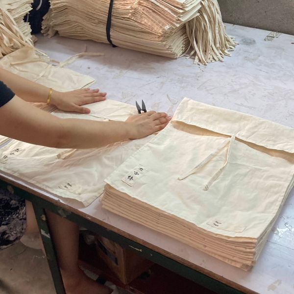 OEM ODM Logo Size Reusable Cotton Fabric Dust Bag, Cover Bags, 100% Natural Muslim Cotton Envelope Gift Packaging Pouch Dust Bag For Clothes Lingerie Storage
