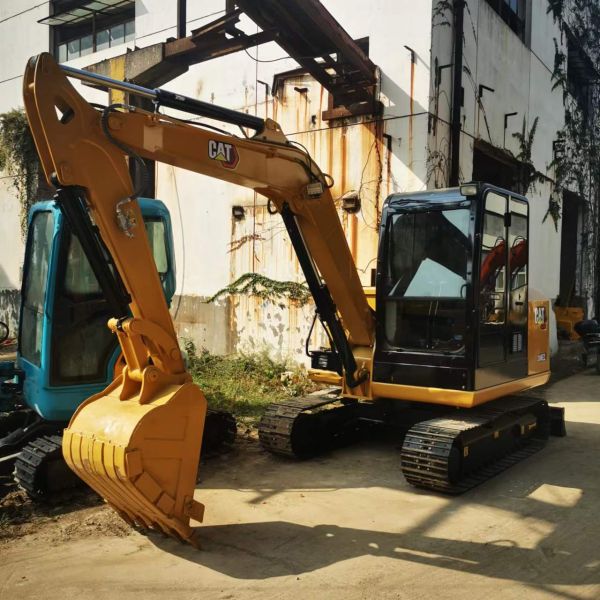 Original Japan Caterpillar Cat 306E Excavator 6 Ton Mini Digger with Hydraulic Valve