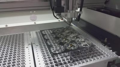 Машина маршрутизатора Пкб маршрутизатора ПКБ Депанелинг ± 0.05мм точности автоматическая