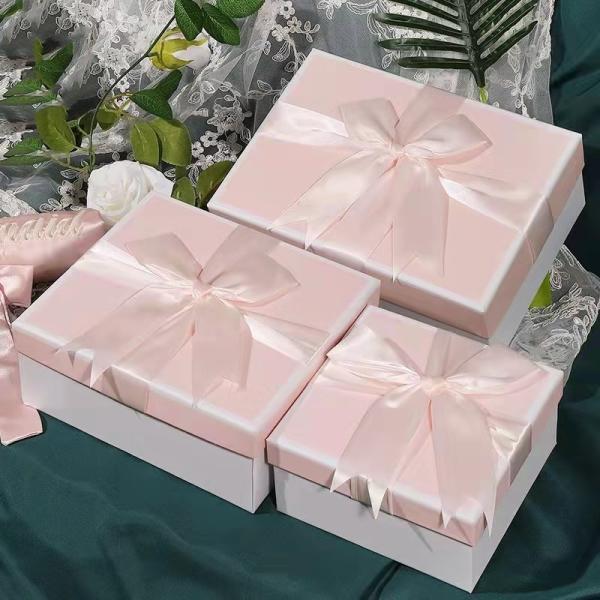 Spot Color Luxury Pink Rigid Cardboard Gift Box Bolsas de mão Caixa de embalagem de presentes cosméticos com fita