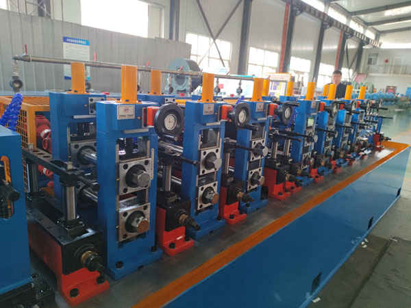 Usine de tubes soudés à joint droit de 30 mm pour acier au carbone