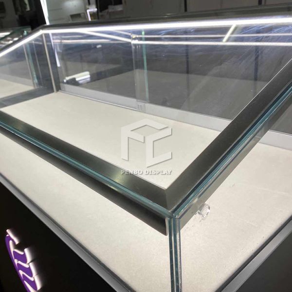 Gabinete del escaparate de la exhibición del museo de la CAPA