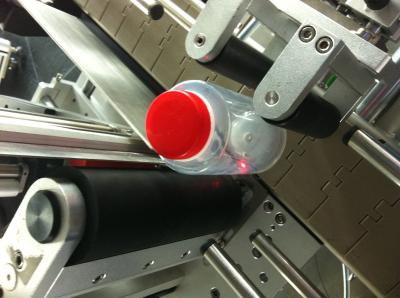 Beverage Industry Round Bottle Sticker Labeling Machine Electric Driven Type