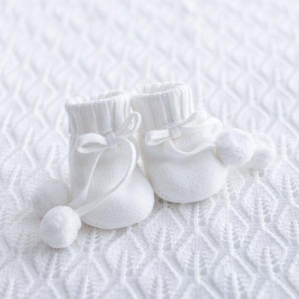 Y-Z Custom Design Unisex Baby Booties Breathable Cotton Knitted Soft Shoes with Pom Pom Cute Newborn Booties Pack of 200 Pairs
