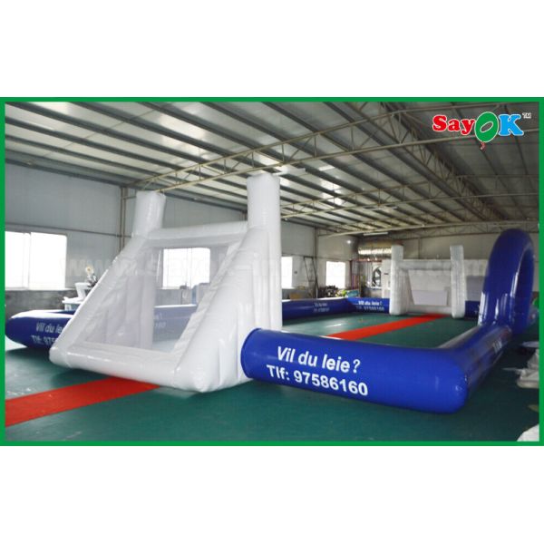 O futebol impermeável inflável do PVC do jogo de futebol deu forma ao campo inflável da associação para o padrão exterior do CE