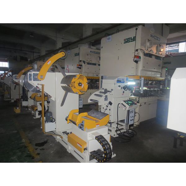 Automatic Air Coil Feeder Straightener Equipment Length Punch High Precision